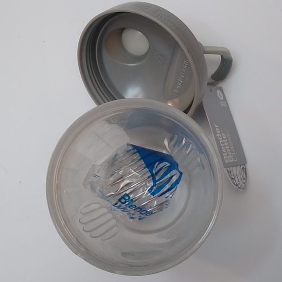 BlenderBottle Classic, Pebble Gray, 20 oz, NWT - Picture 3 of 6